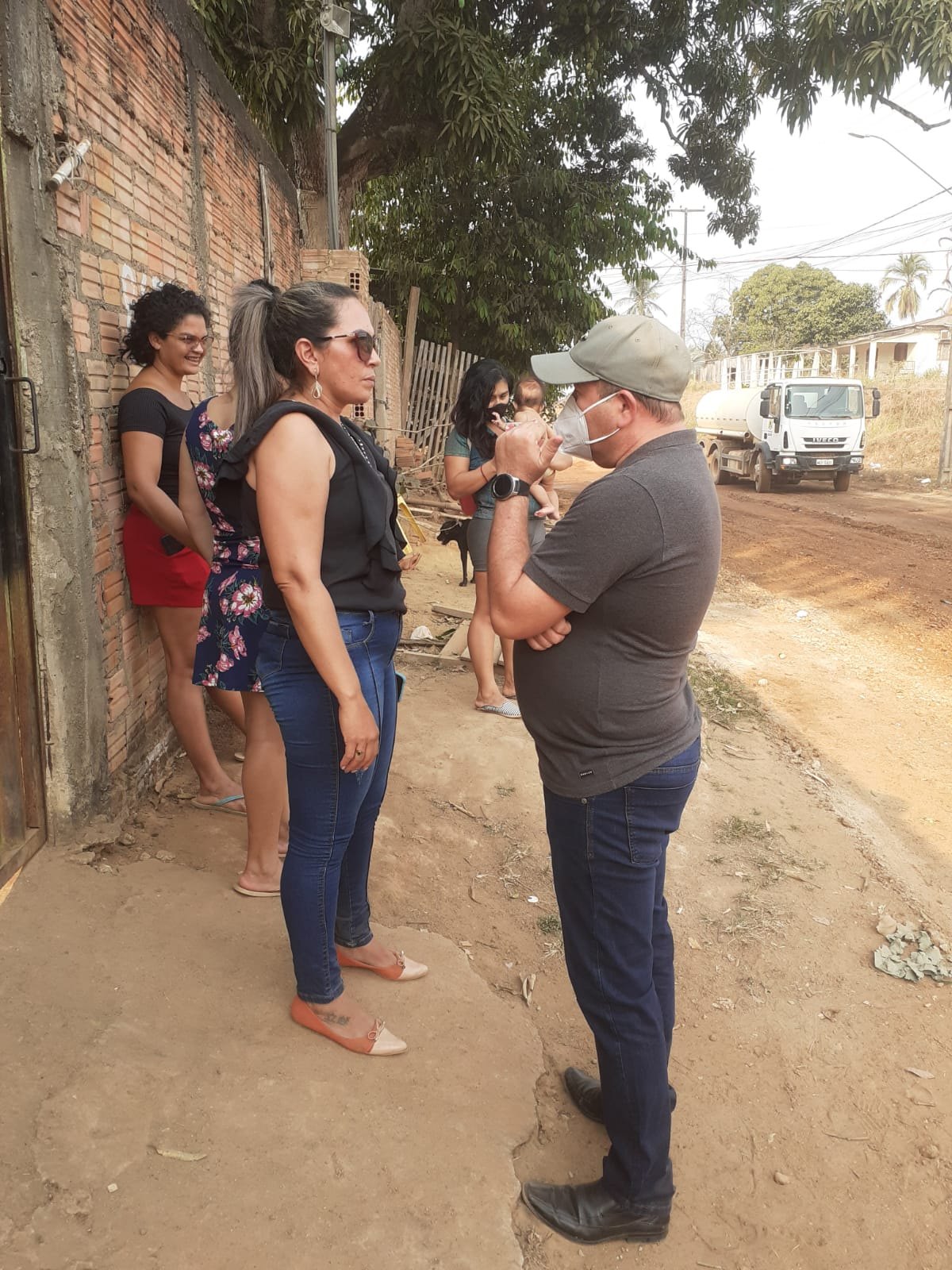  EM PORTO VELHO: Edwilson Negreiros acompanha serviços da Prefeitura no bairro São Francisco