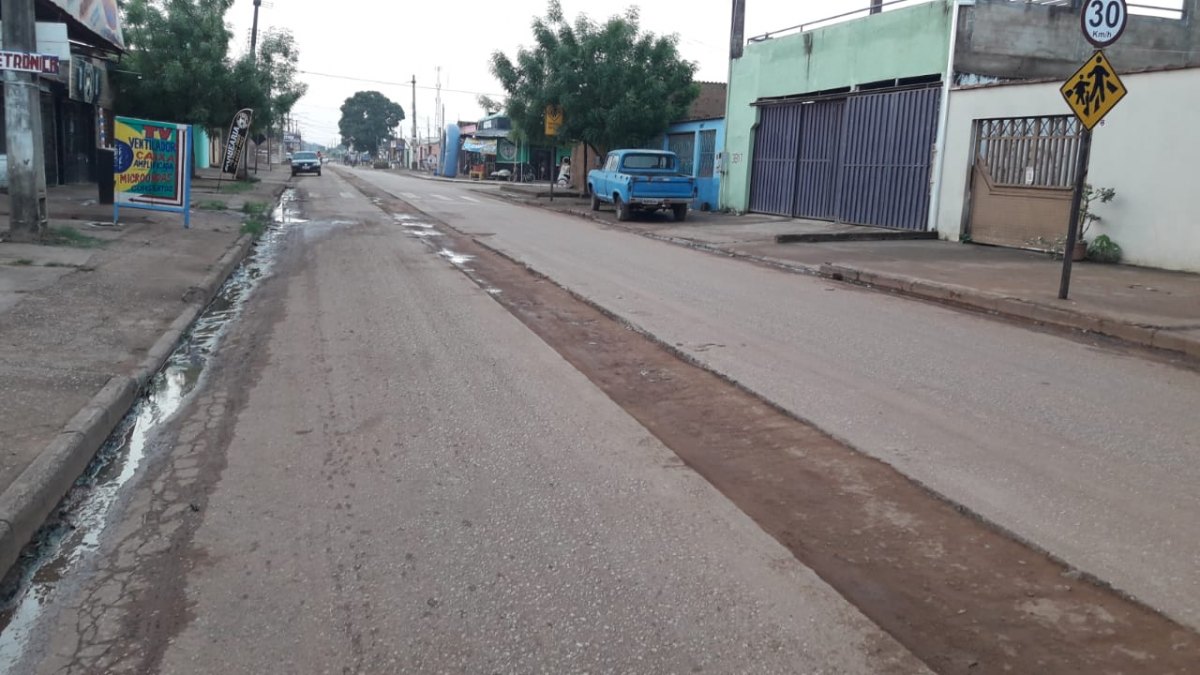 PERIGO: Obras de água e esgoto provocam acidentes e transtornos na zona Sul