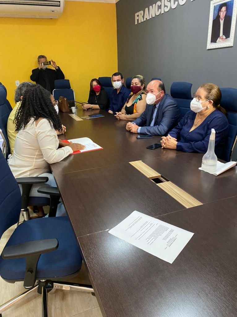 VALORIZAÇÃO: Ellis destaca trabalho da base no PL de implantação do Piso Nacional do Magistério