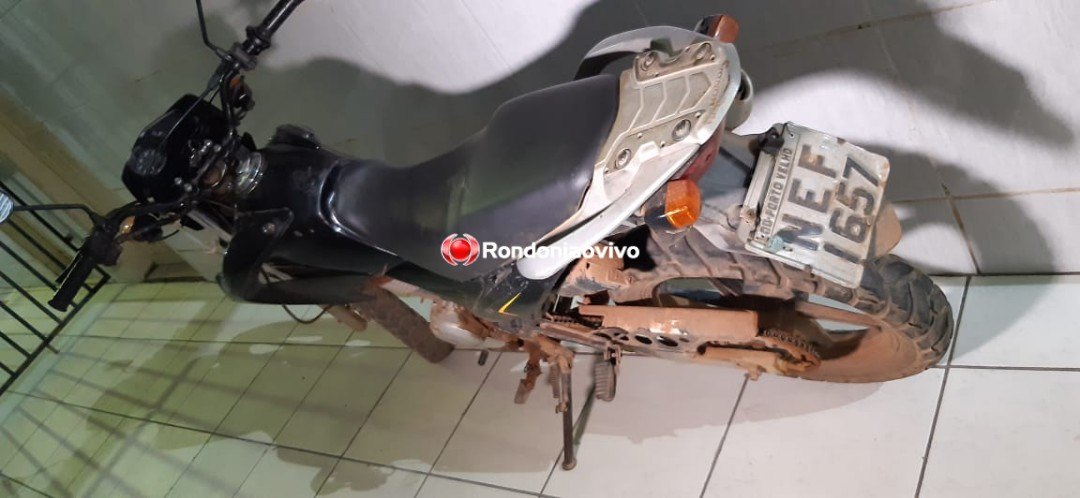 FUGA E QUEDA: Dupla é presa armada e com moto roubada quando ia praticar assaltos