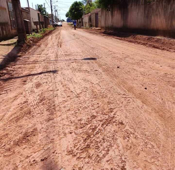 VEREADOR: Capital começa a asfaltar bairro Aponiã atendendo pedido de Edwilson Negreiros