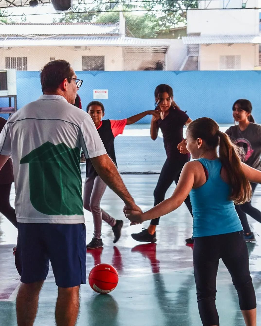 BASQUETEBOL ÀS NAÇÕES: Crianças e adultos têm oportunidade de praticar o esporte em Porto Velho