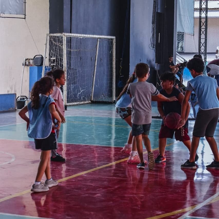 BASQUETEBOL ÀS NAÇÕES: Crianças e adultos têm oportunidade de praticar o esporte em Porto Velho