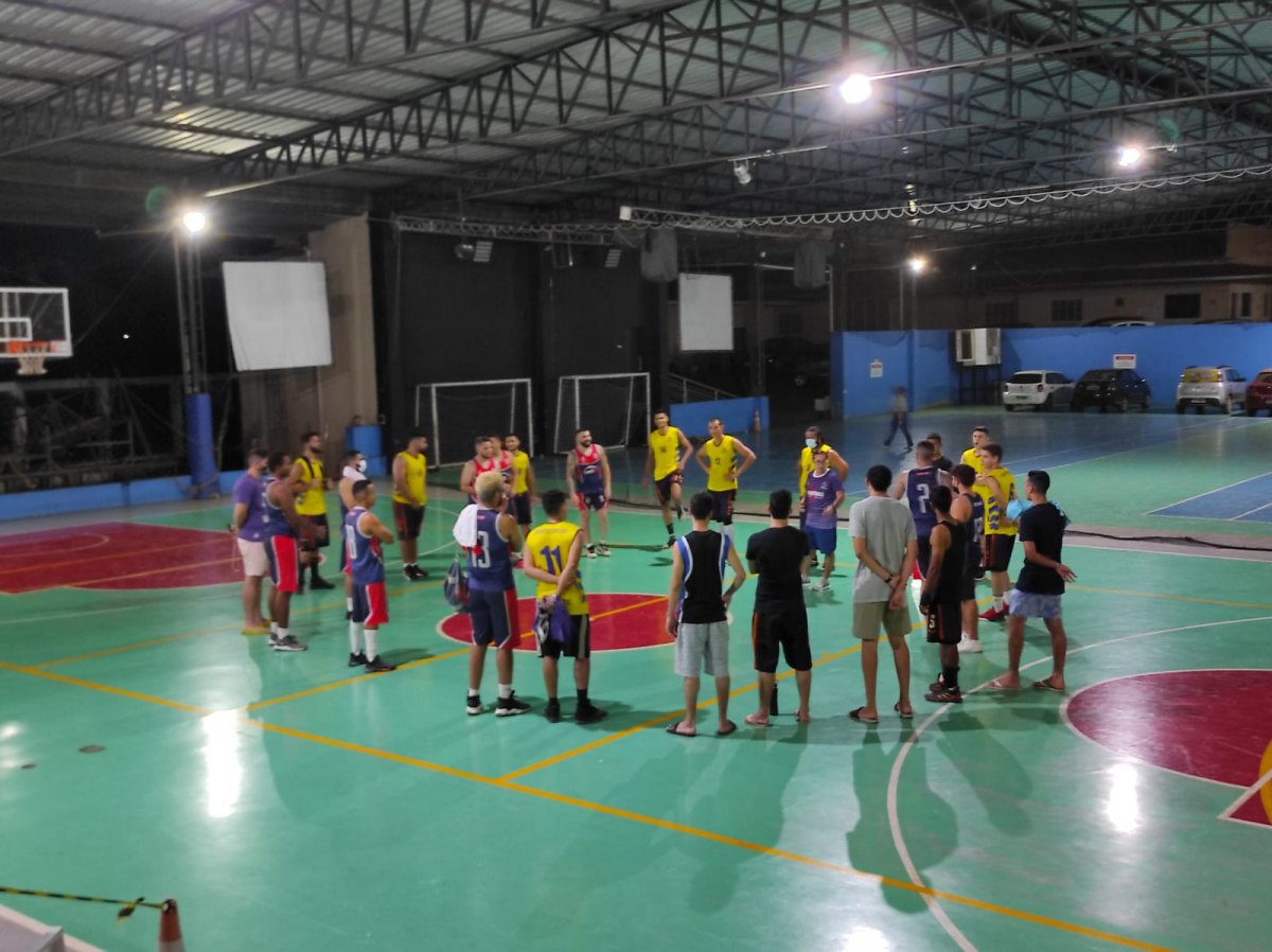 BASQUETEBOL ÀS NAÇÕES: Crianças e adultos têm oportunidade de praticar o esporte em Porto Velho
