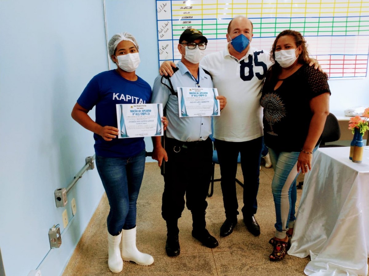 EDWILSON NEGREIROS: Presidente da Câmara entrega moções a servidores da USF Renato Medeiros