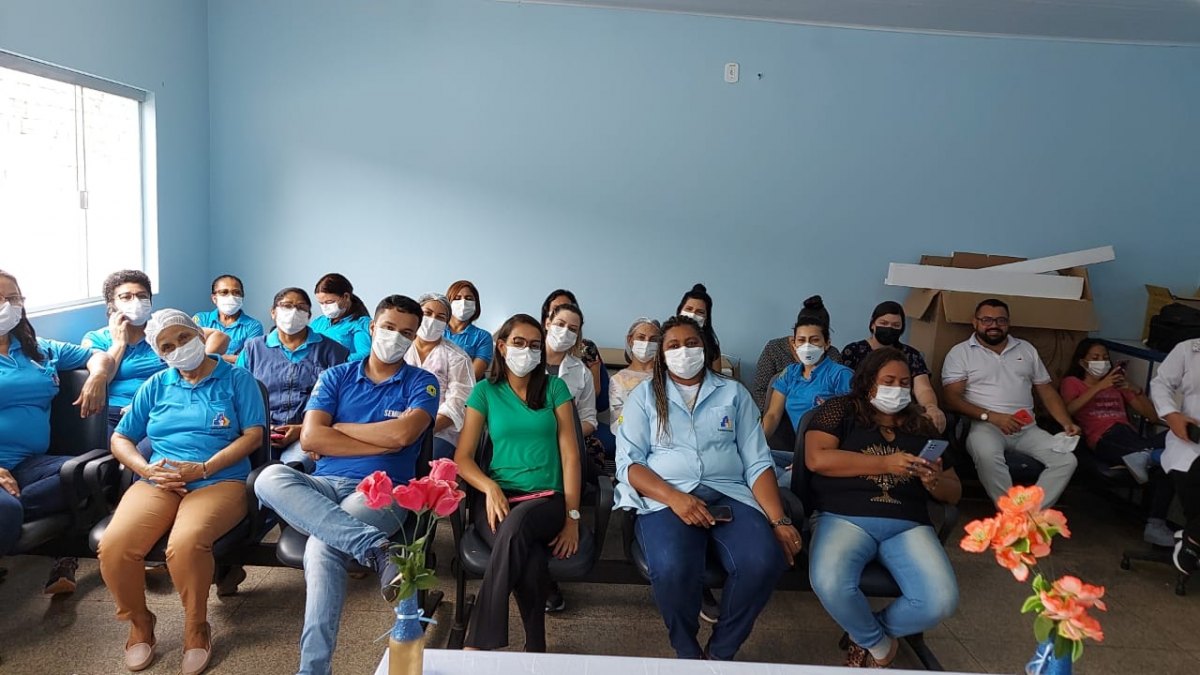 EDWILSON NEGREIROS: Presidente da Câmara entrega moções a servidores da USF Renato Medeiros