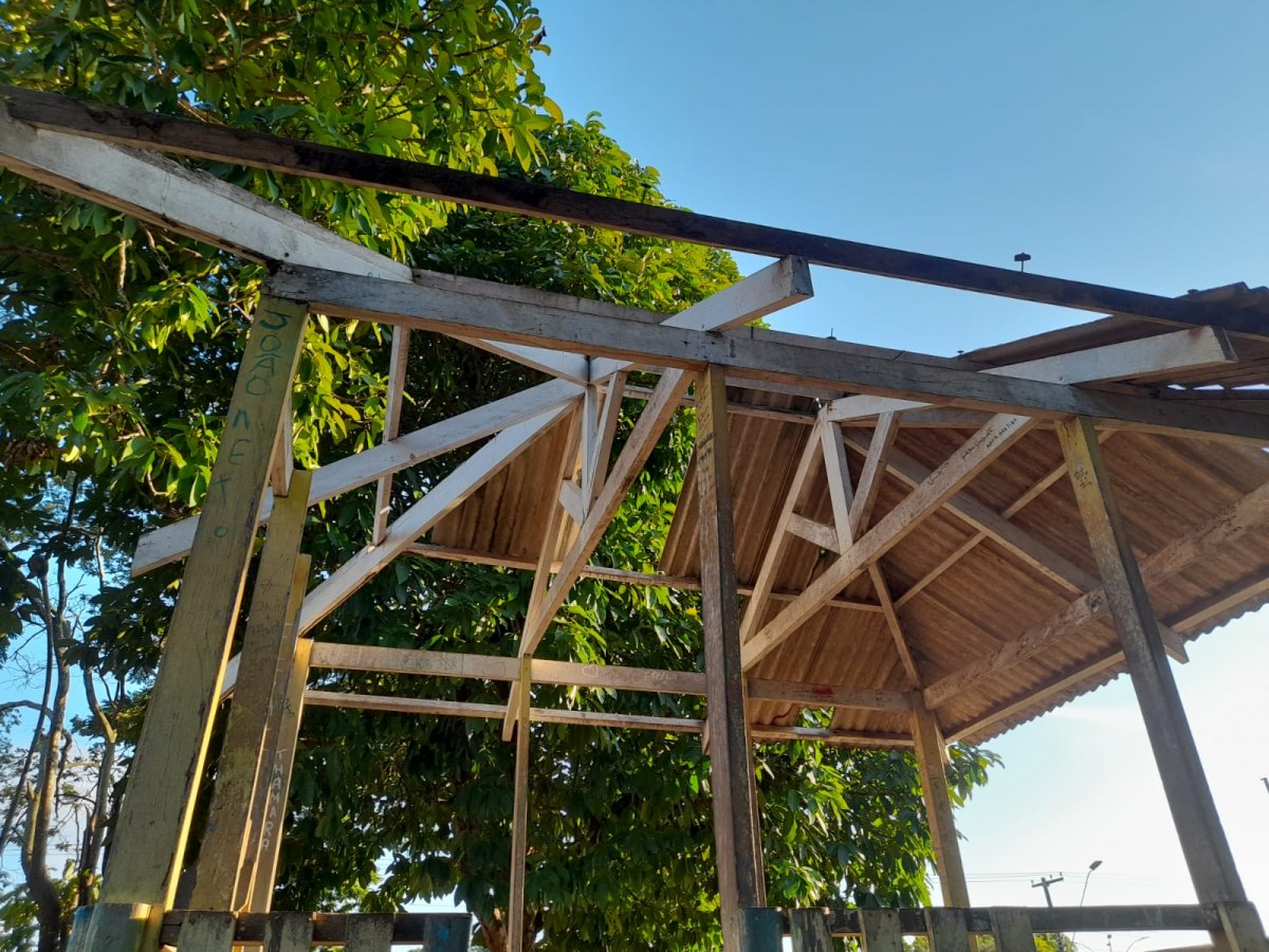 DESPREZO: Deroche segue abandonado e coloca saúde de frequentadores em risco