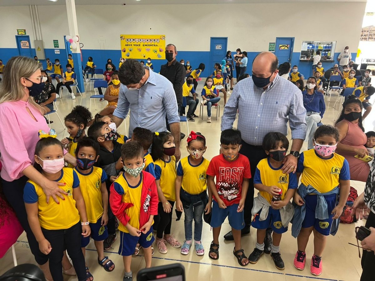 EDWILSON NEGREIROS: Presidente da Câmara representa vereadores na abertura do Ano Letivo 