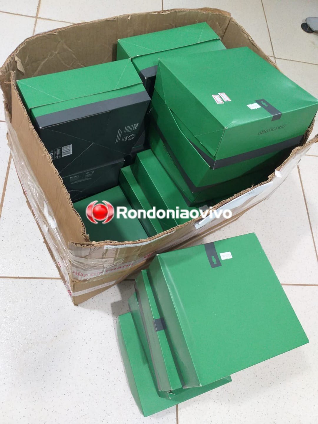 SÓ ÁGUA: Golpistas vendem perfumes falsificados para empresário e são presos