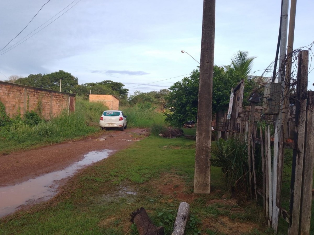 EDWILSON NEGREIROS: Prefeitura encascalha 25 ruas do Bairro Maringá após pedido de vereador 