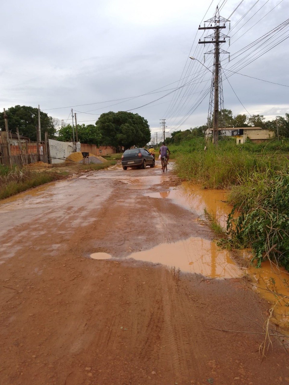 EDWILSON NEGREIROS: Prefeitura encascalha 25 ruas do Bairro Maringá após pedido de vereador 