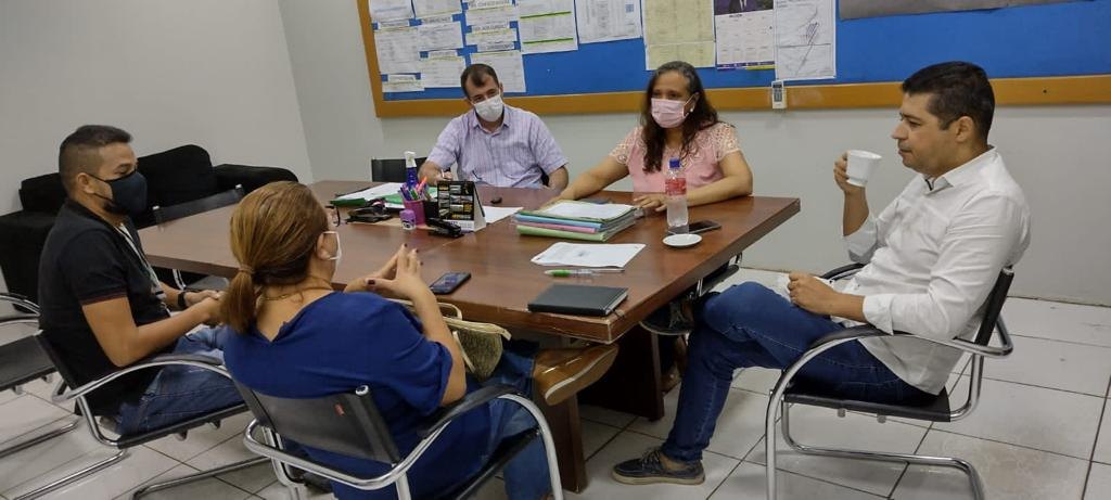 MELHORIAS: Vereadora Ellis Regina fala sobre obras do calçamento dos distritos ribeirinhos