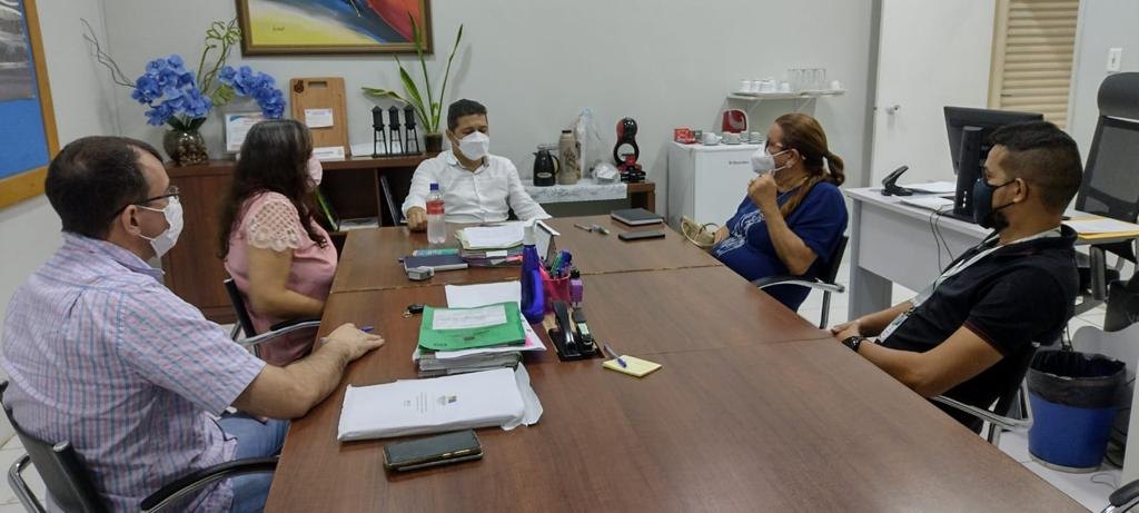 MELHORIAS: Vereadora Ellis Regina fala sobre obras do calçamento dos distritos ribeirinhos