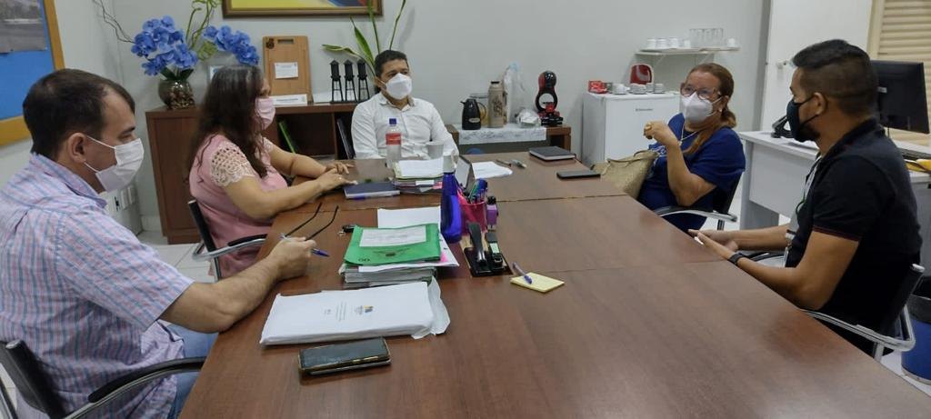 MELHORIAS: Vereadora Ellis Regina fala sobre obras do calçamento dos distritos ribeirinhos