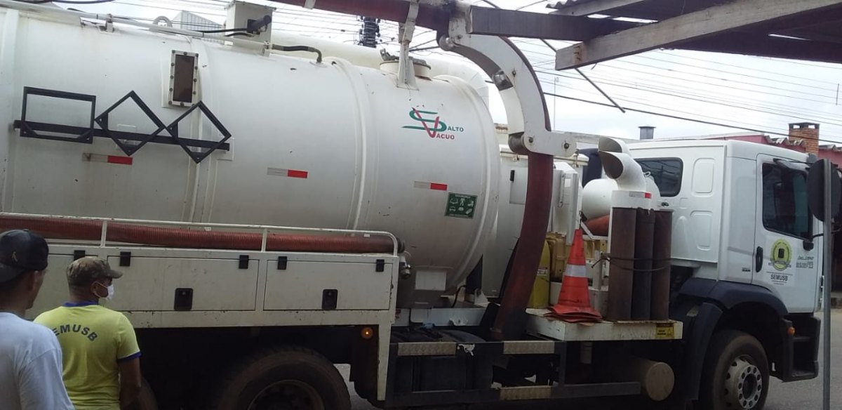 EDWILSON NEGREIROS: Prefeitura desentope bueiros na zona Sul após pedido de vereador