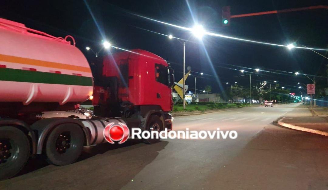 NA JORGE TEIXEIRA: Motociclista fica em estado gravíssimo ao ser atropelado por carreta