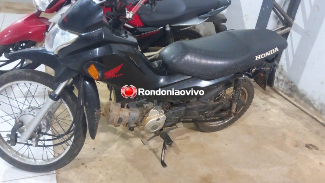 FLAGRANTE: Vítima de assalto persegue e dupla é detida com moto roubada e arma