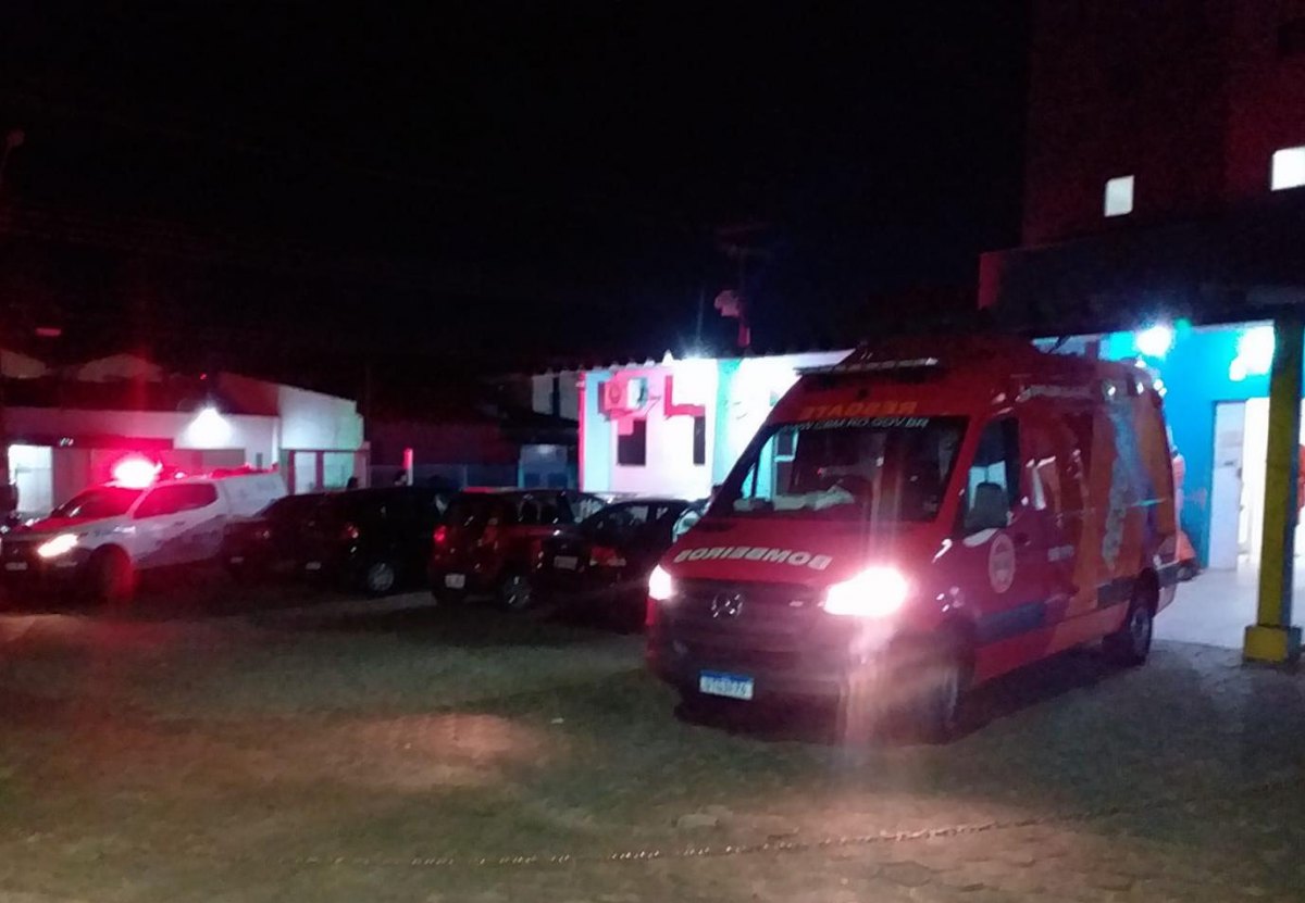 REVIDARAM: Esposa e enteadas usam grelha de churrasqueira e agressor é hospitalizado