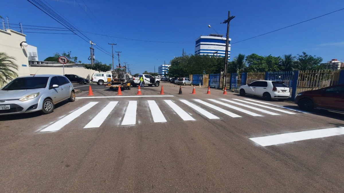 ATENDIDO: Serviços de sinalização e limpeza são realizados após pedido de Junior Queiroz