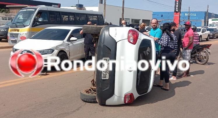BRIGA DE TRÂNSITO: Carro capota após colisão proposital na Rua da Beira em Porto Velho
