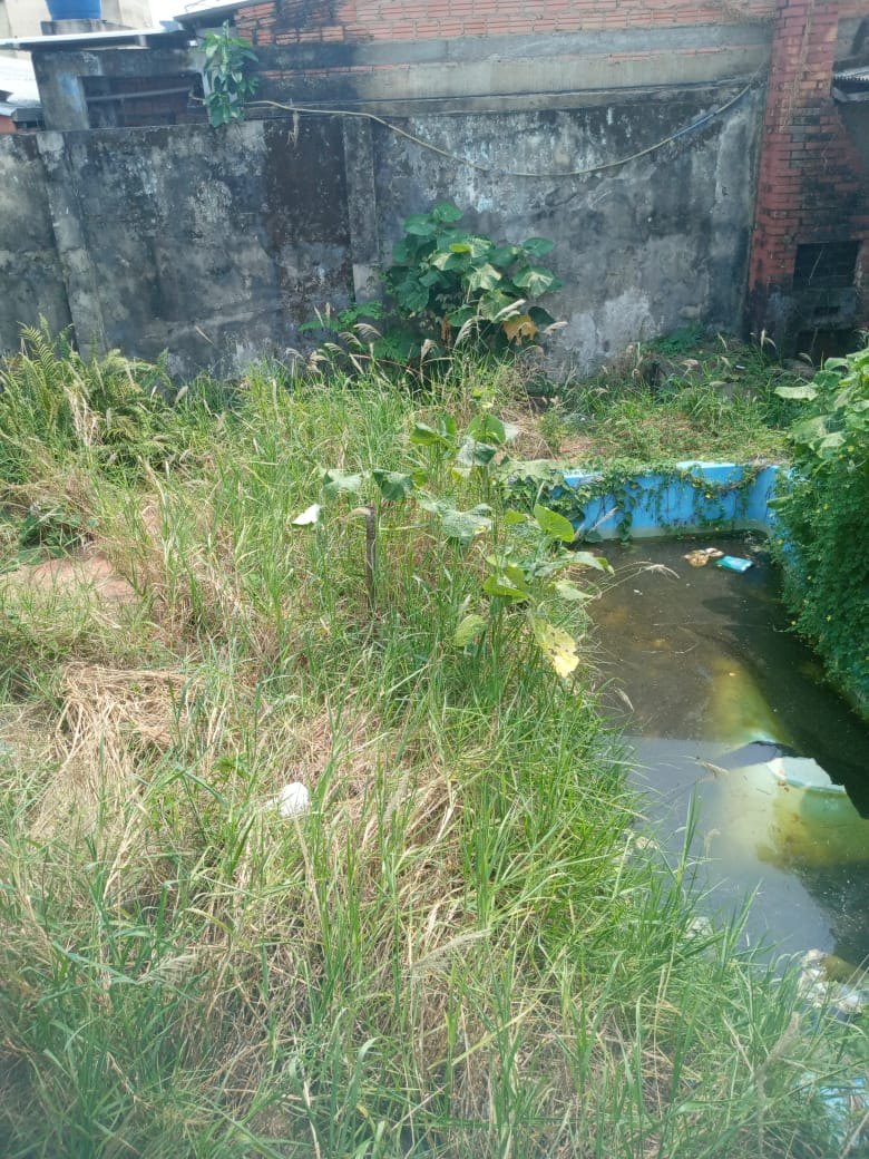 12 ANOS: Moradores denunciam casa abandonada no centro da capital 