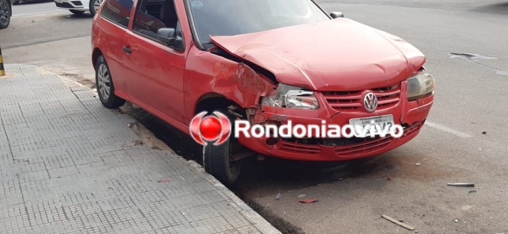 MULHER FERIDA: Viatura da Força Nacional avança cruzamento e provoca acidente na Calama