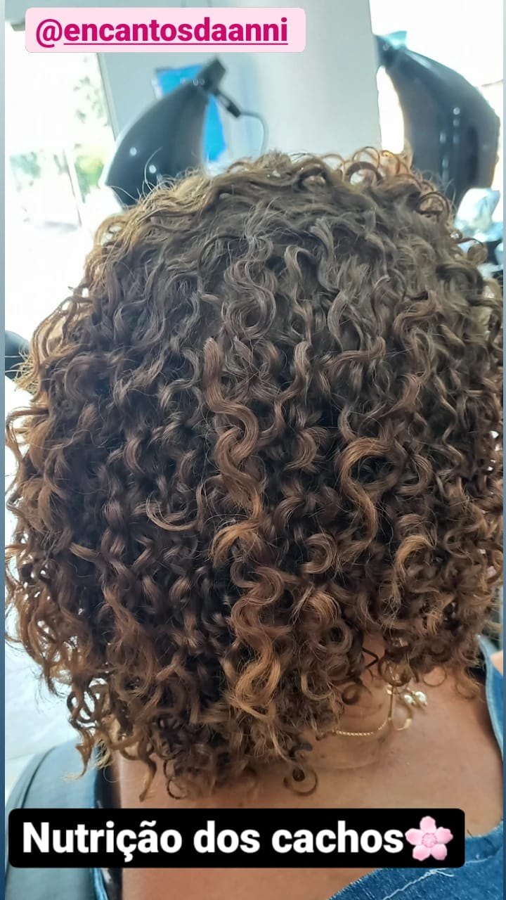 Venha conferir o pacote especial 'Outubro Rosa' do salão Encantos da Anni 