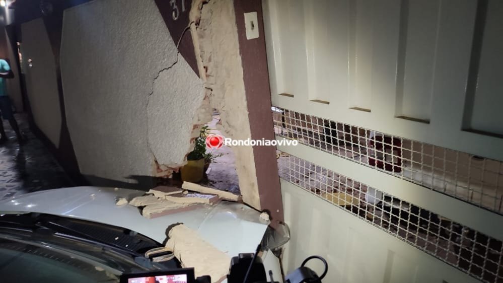 SEM CONTROLE: Tio empresta carro para sobrinho de 15 anos que provoca destruição em residência