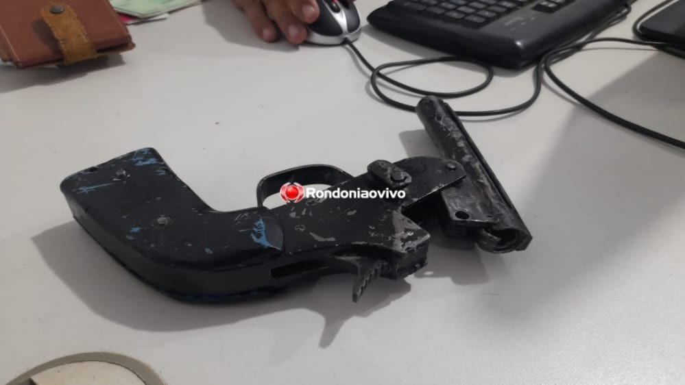 MORAR MELHOR: Apenado e adolescente assaltam e são pegos com arma e moto roubada 