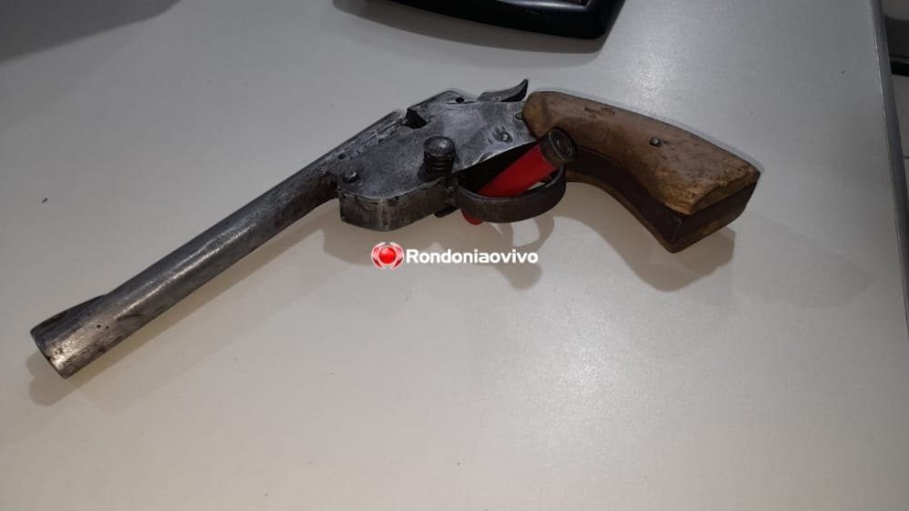 ABORDAGEM: Polícia faz buscas por assaltantes e dupla é flagrada armada em bicicleta