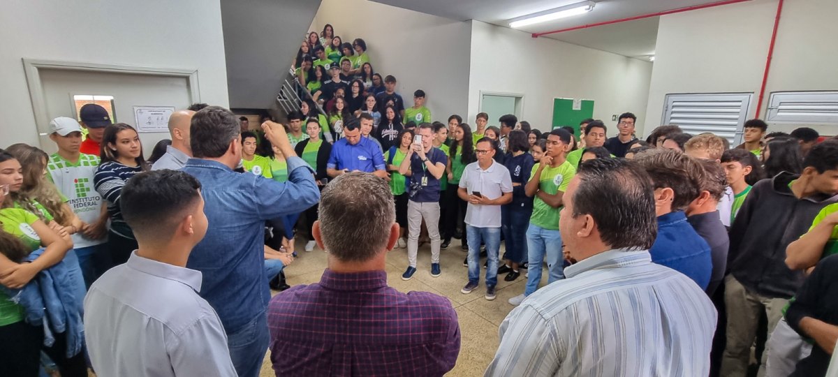 IFRO: Deputado estadual Dr. Luís do Hospital garante recurso para aquisição de um ônibus 