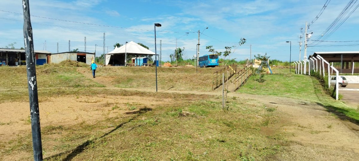 VEREADOR: Negreiros solicita e Prefeitura faz serviço de limpeza de praça no Morar Melhor