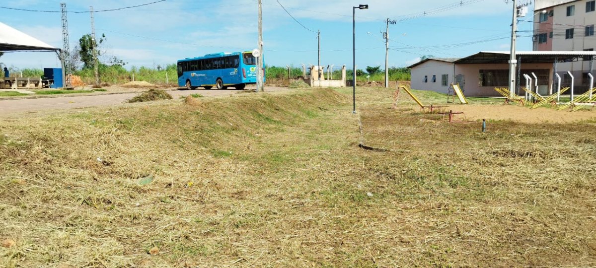 VEREADOR: Negreiros solicita e Prefeitura faz serviço de limpeza de praça no Morar Melhor