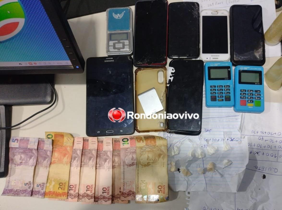 REFORÇO: Operação da PM flagra bando em bar com moto roubada e drogas