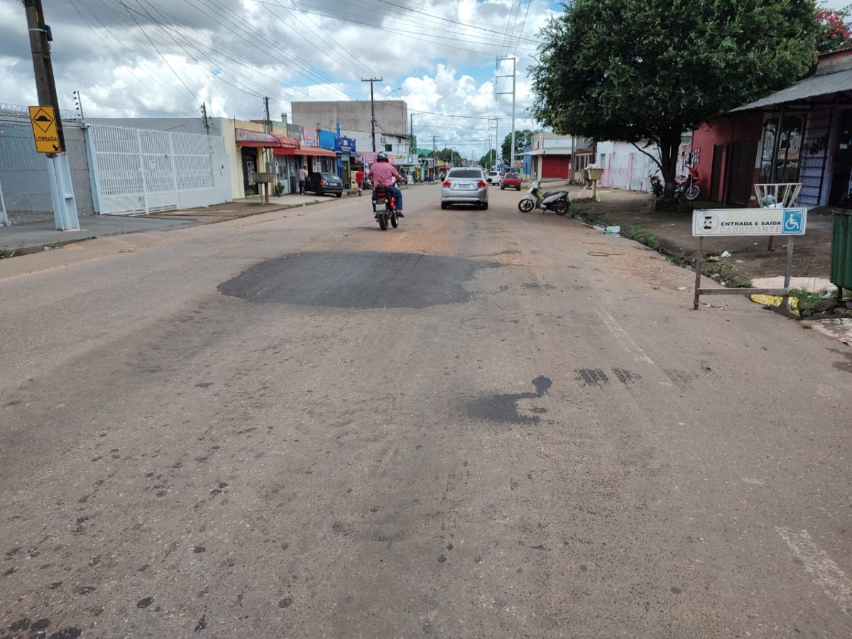 EDWILSON NEGREIROS: Semob faz serviço de tapa-buracos na zona Sul da capital a pedido do vereador 