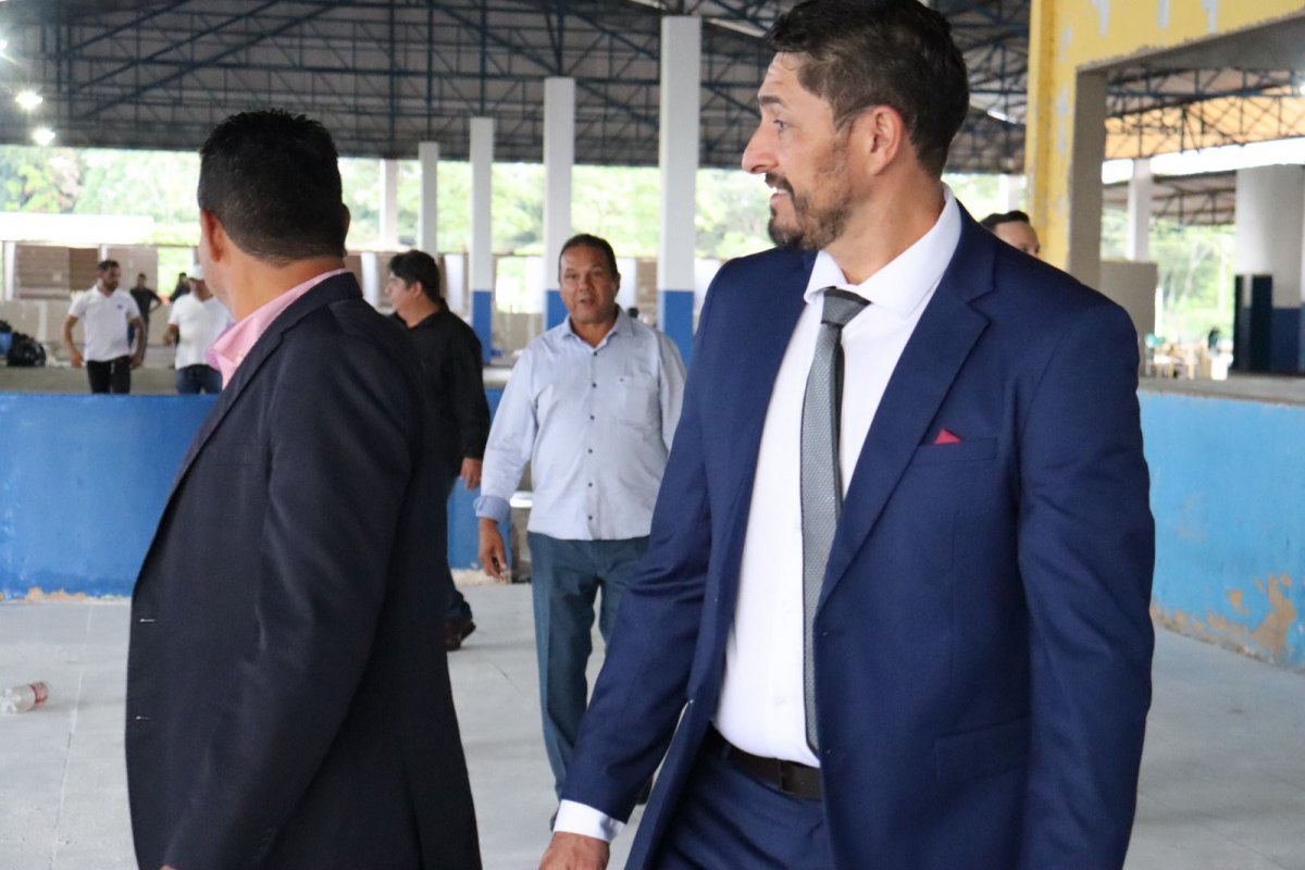 NOVA RODOVIÁRIA: Márcio Pacele vistoria obras e destaca importância para população