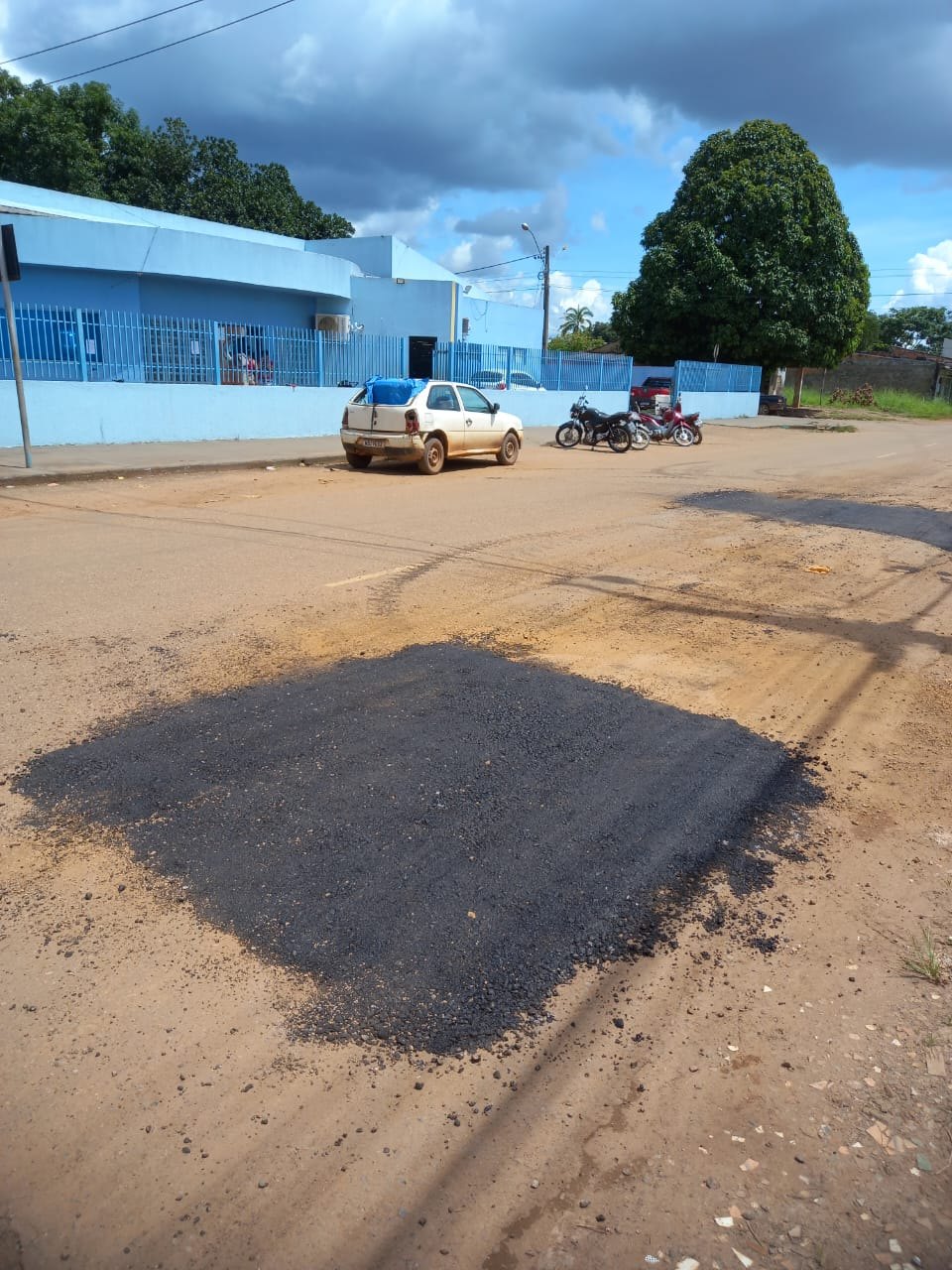 EDWILSON NEGREIROS: SEMOB faz operação tapa-buracos na zona Leste após intervenção de vereador