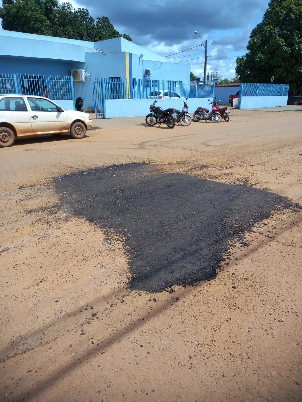 EDWILSON NEGREIROS: SEMOB faz operação tapa-buracos na zona Leste após intervenção de vereador