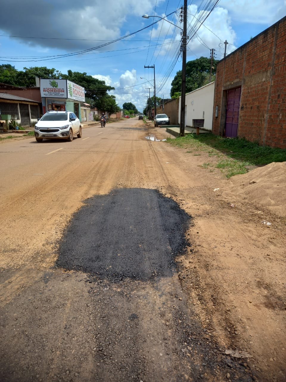 EDWILSON NEGREIROS: SEMOB faz operação tapa-buracos na zona Leste após intervenção de vereador