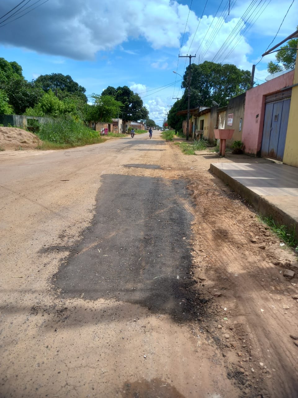 EDWILSON NEGREIROS: SEMOB faz operação tapa-buracos na zona Leste após intervenção de vereador