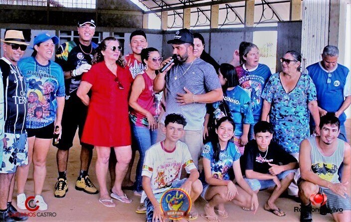 MUTIRÃO CULTURAL DA LIMPEZA - Barracões dos bumbás: Malhadinho e Flor do Campo