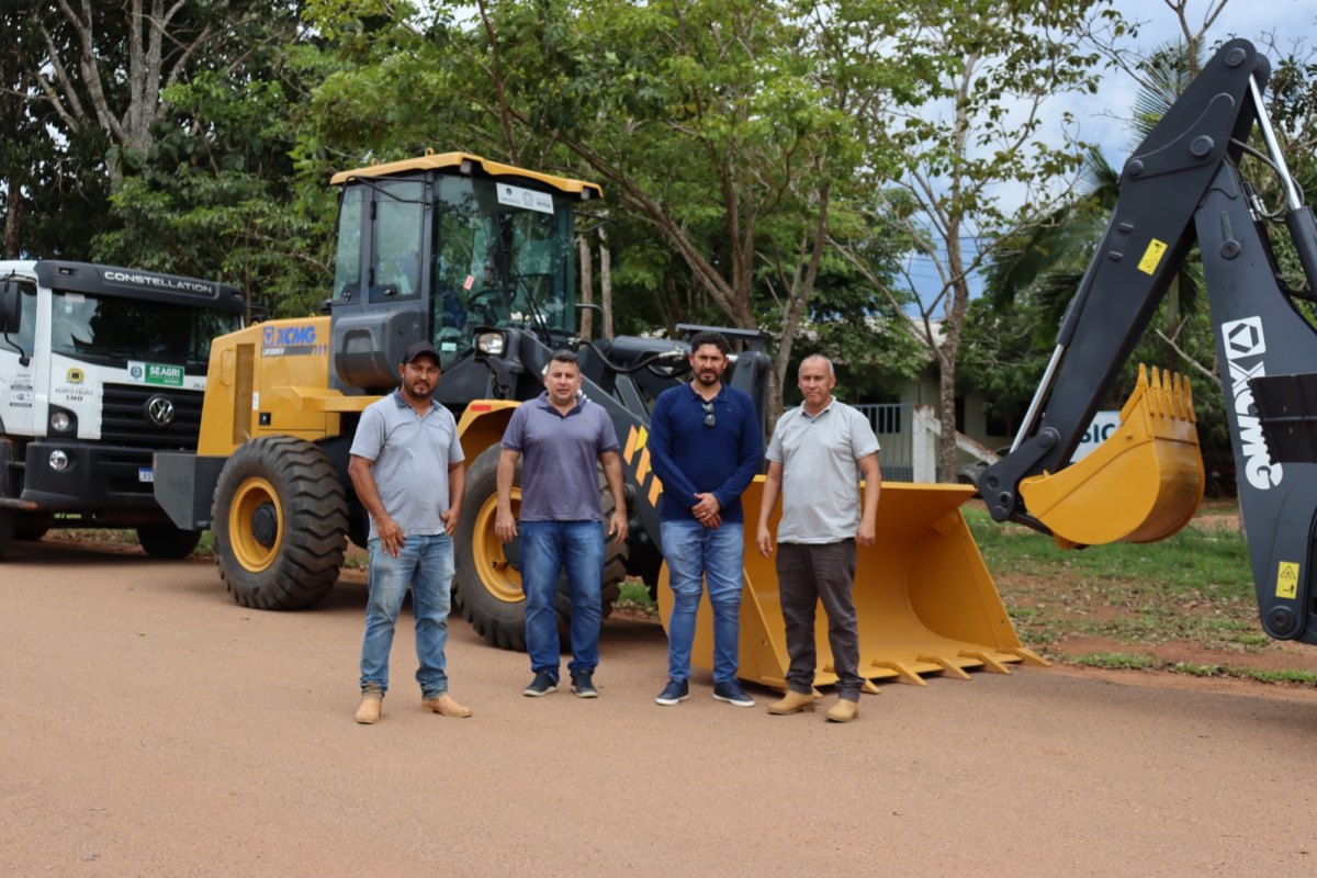 NOVA CALIFÓRNIA: Márcio Pacele garante a entrega de maquinários para distrito