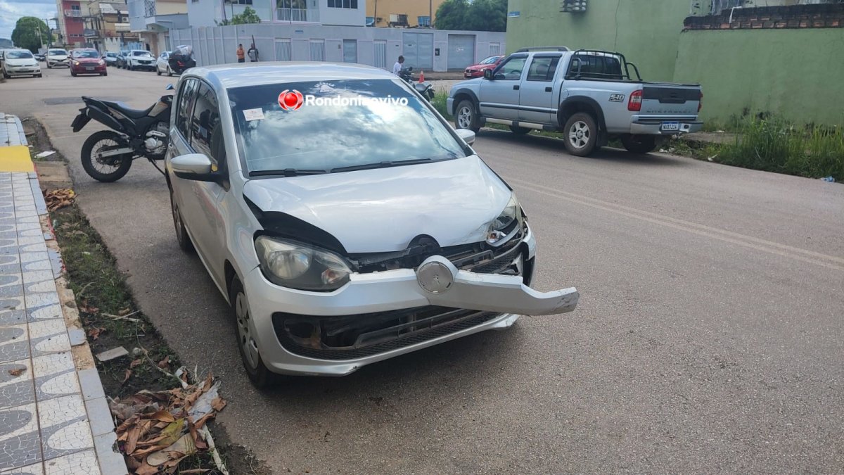 ASSISTA: Carro de aplicativo capota após batida envolvendo três veículos