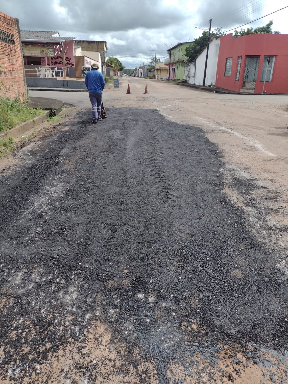EDWILSON NEGREIROS: Prefeitura da Capital faz operação tapa-buracos no Aponiã após pedido do vereador 
