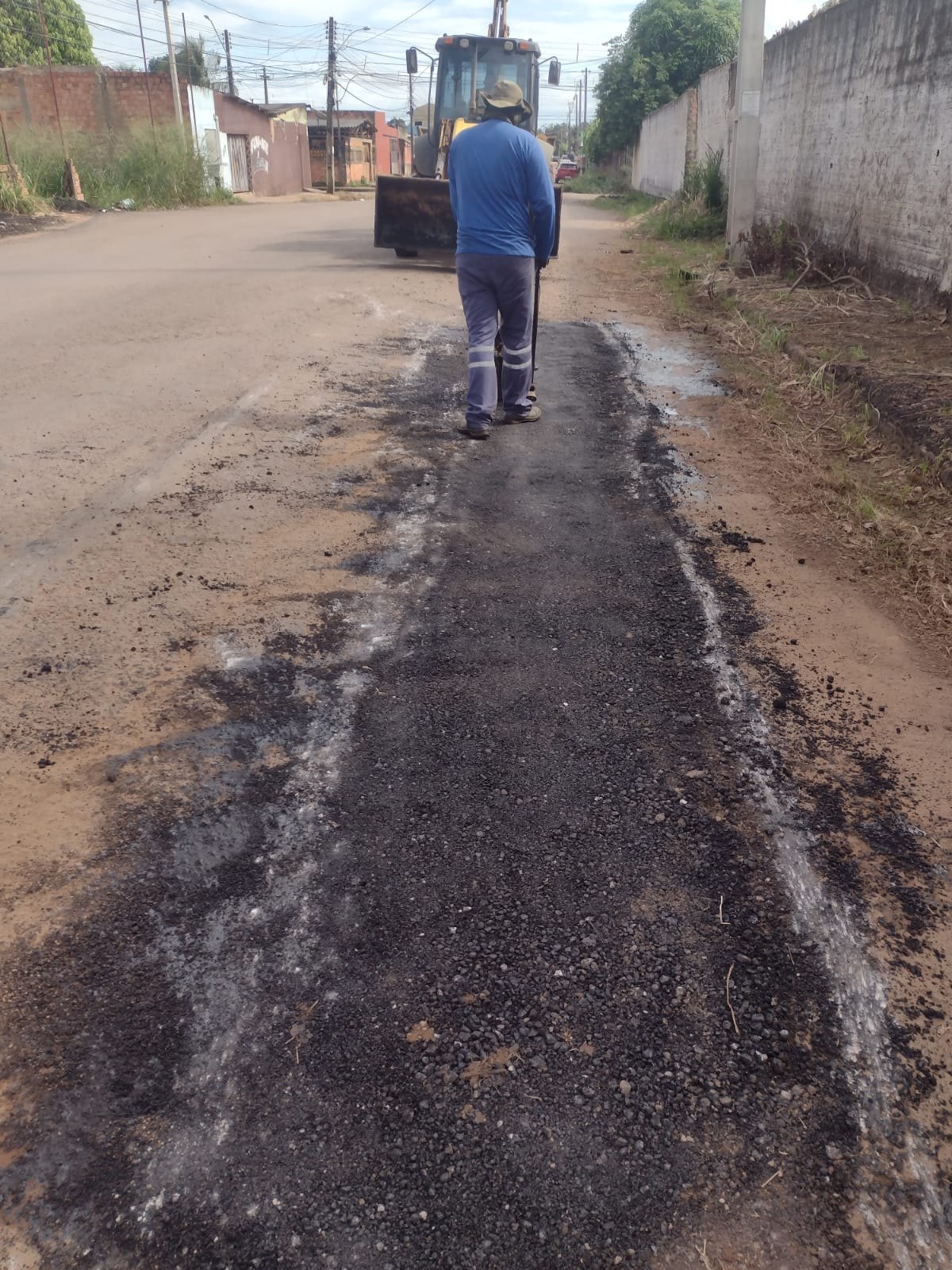 EDWILSON NEGREIROS: Prefeitura da Capital faz operação tapa-buracos no Aponiã após pedido do vereador 