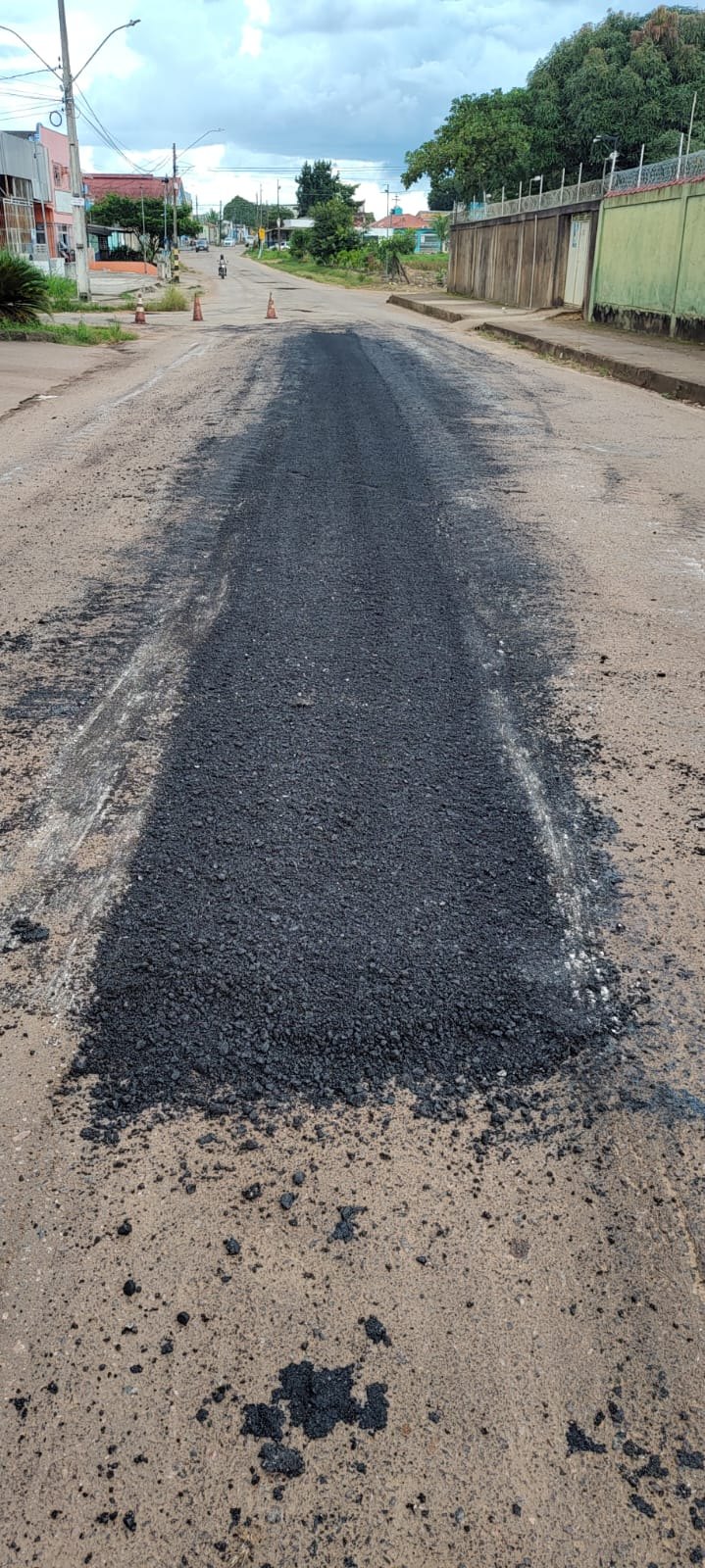 EDWILSON NEGREIROS: Prefeitura faz reparos em rua da zona Sul da capital a pedido de vereador