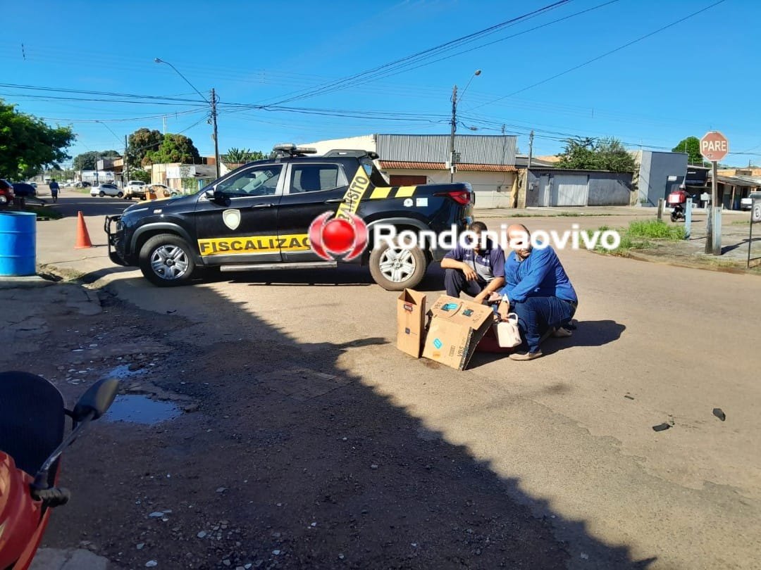 'NA JACI': Mulher em moto quebra o braço após carro avançar cruzamento 