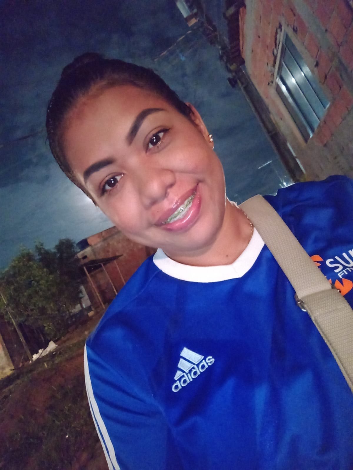 ONDE ESTÃO? Adotada aos dois anos, mulher tenta reencontrar família biológica em RO