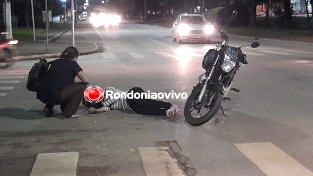 'TÁ ATRASADA': Motociclista avança semáforo e foge após deixar mulher ferida 