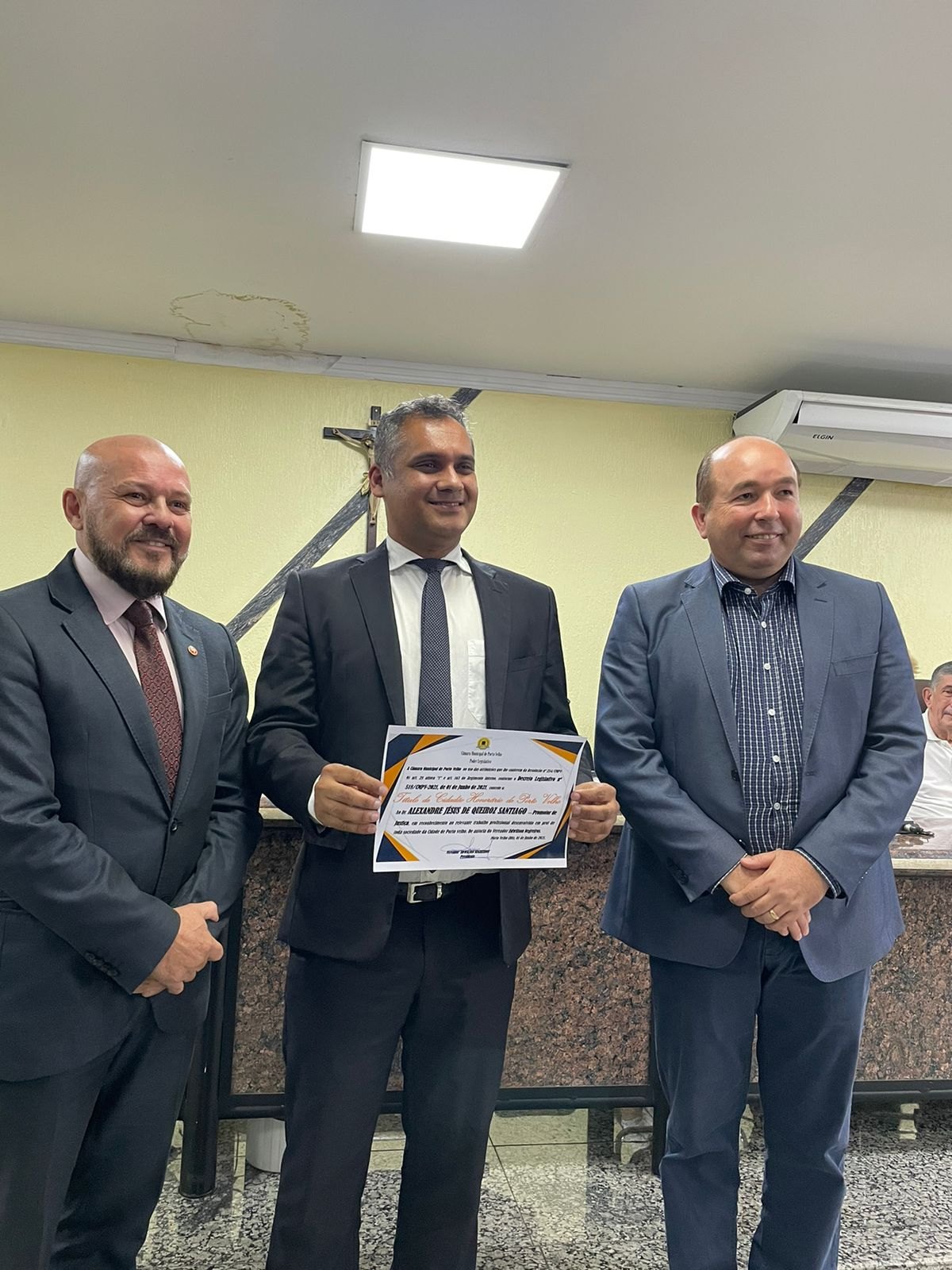 EDWILSON NEGREIROS: A pedido do vereador Câmara entrega títulos de Cidadão Honorário 